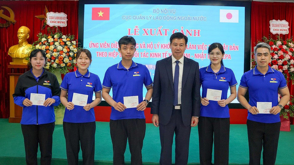 Lễ xuất cảnh cho ứng viên điều dưỡng, nhân viên chăm sóc sang làm việc tại Nhật Bản theo chương trình EPA - khóa 12, tháng 6/2025. (Ảnh Dolab)