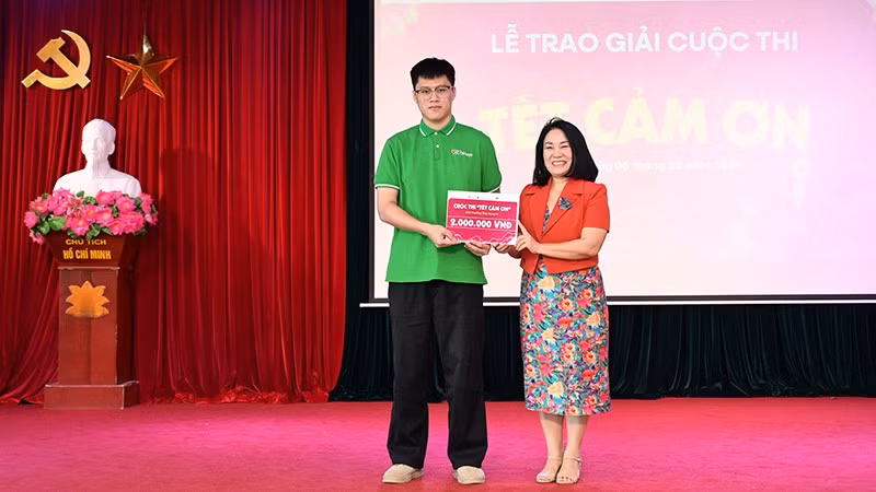 trao-giai-ung-dung-ai-tet-cam-on.jpg