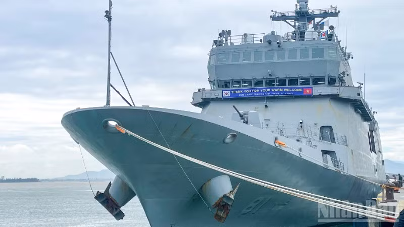 Đoàn tàu huấn luyện ROKS Hansando, Hải quân Hàn Quốc thăm xã giao Đà Nẵng.