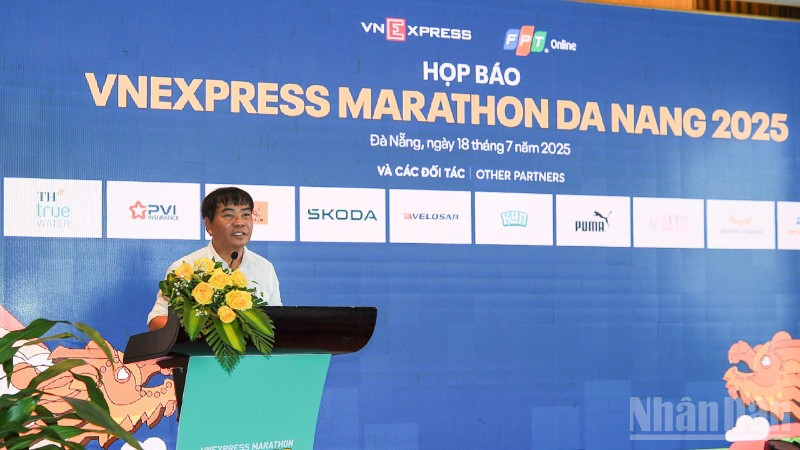 Phó Giám đốc Sở Văn hóa, Thể thao và Du lịch Đà Nẵng Nguyễn Trọng Thao phát biểu tại buổi họp báo.