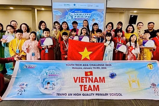 Đoàn học sinh Trường tiểu học Tràng An giành được thành tích xuất sắc tại Cuộc thi Công nghệ trẻ châu Á.