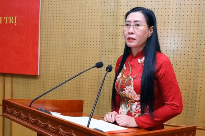 Phó Trưởng ban Tổ chức Trung ương Bùi Thị Quỳnh Vân phát biểu. (Ảnh: Phạm Kiên/TTXVN)