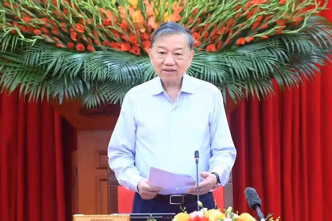 Tổng Bí thư, Chủ tịch nước Tô Lâm đã ký ban hành Nghị quyết số 24-NQ/TW ngày 22/8/2026 về phát huy tính tiên phong, gương mẫu, tinh thần đổi mới, dám nghĩ, dám làm, dám chịu trách nhiệm của đội ngũ cán bộ, đảng viên trong kỷ nguyên mới. (Ảnh: ĐĂNG KHOA)
