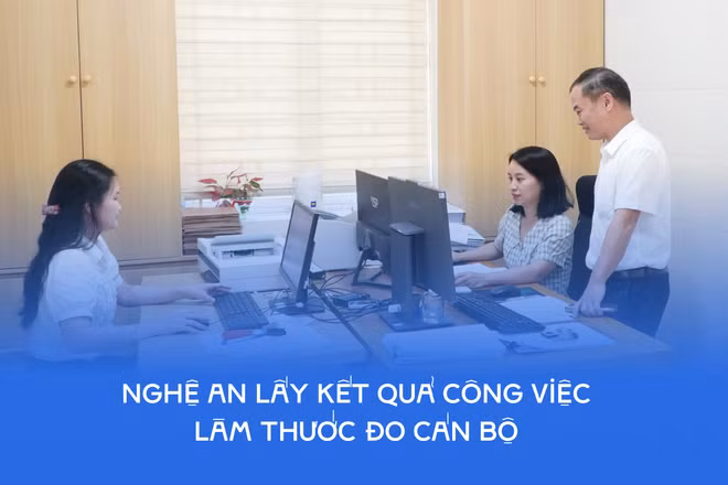 Cán bộ, công chức phường Thành Vinh thực hiện nhiệm vụ chuyên môn.