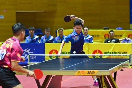 Lê Đình Đức thi đấu nổi bật tại giải vô địch quốc gia, trong đó có trận thắng đương kim vô địch Nguyễn Anh Tú 3-0. (Ảnh: Duy Linh)