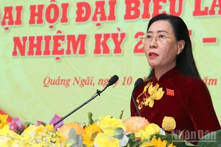 Đồng chí Bùi Thị Quỳnh Vân, Ủy viên Trung ương Đảng, Bí thư Tỉnh ủy Quảng Ngãi trình bày diễn văn khai mạc Đại hội.