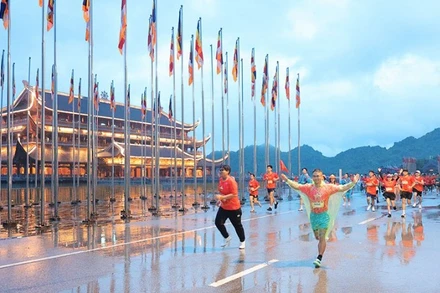 Giải chạy Tam Chúc Running 2025 xếp hình bản đồ Việt Nam được tổ chức trong dịp nghỉ lễ tại Khu du lịch Tam Chúc đã thu hút hàng nghìn vận động viên và du khách tham gia.