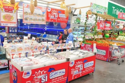 Nhiều kênh phân phối triển khai các chương trình khuyến mãi, kích cầu tiêu dùng.