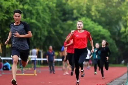 Đội tuyển điền kinh Việt Nam tập luyện tại Trung tâm Huấn luyện thể thao quốc gia (Hà Nội) chuẩn bị cho SEA Games 33. (Ảnh: HN)