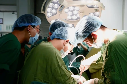 Bệnh viện Đa khoa tỉnh Quảng Trị mổ cấp cứu thành công cho sản phụ bị nhau thai cài răng lược. (Ảnh: Bệnh viện Đa khoa tỉnh Quảng Trị)