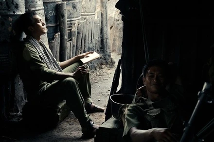 Cảnh trong phim "Mưa đỏ". (Ảnh: Galaxy Studio)