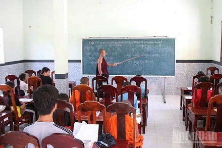 Lớp học hè ở Chùa PôthiVongsa ấp 4, xã Xà Phiên,