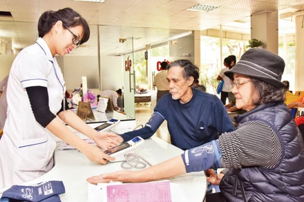 Hoạt động khám, chữa bệnh tại Bệnh viện Tim Hà Nội. (Ảnh: TUỆ NGHI)