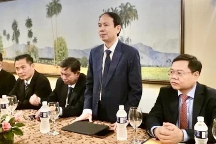 Ông Nguyễn Thanh Tùng, Trưởng đoàn công tác của Nhà xuất bản Giáo dục Việt Nam, tái khẳng định cam kết tiếp tục hỗ trợ Cuba trong công tác in ấn và xuất bản sách. (Ảnh: TTXVN phát)