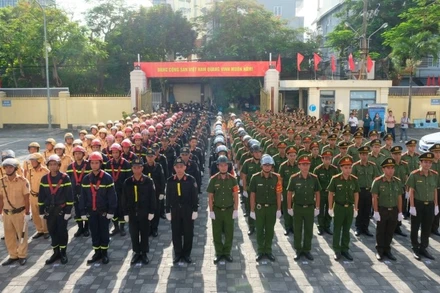 Công an thành phố Đà Nẵng đồng loạt ra quân toàn lực lượng trong đợt cao điểm tấn công, trấn áp các loại tội phạm, bảo đảm an ninh, an toàn các sự kiện chính trị đặc biệt quan trọng.