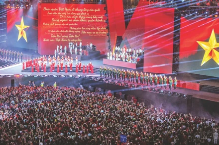 Hình ảnh tại chương trình nghệ thuật chính luận "Tổ quốc trong tim" của Báo Nhân Dân vào tối 10/8/2025. (Ảnh: PHẠM QUỐC DŨNG)