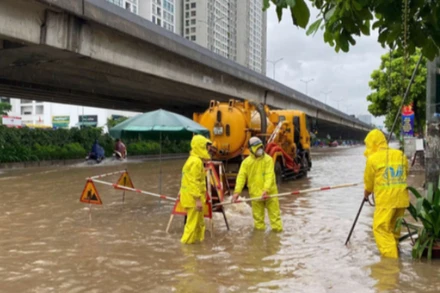 Nhiều tuyến phố ngập sâu.
