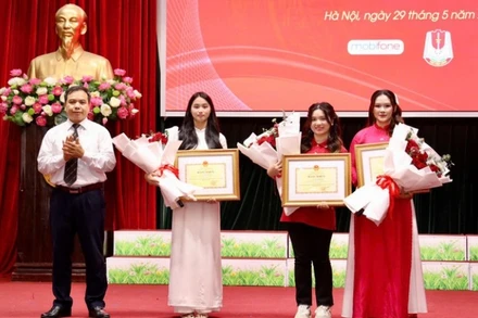 Các thí sinh đoạt giải Nhất cuộc thi Tuổi trẻ học tập và làm theo tư tưởng, đạo đức, phong cách Hồ Chí Minh, năm học 2024-2025.