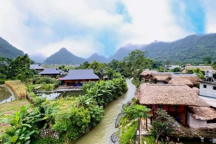 Một góc thung lũng Lâm Thượng bên dòng Khuổi Nọi.