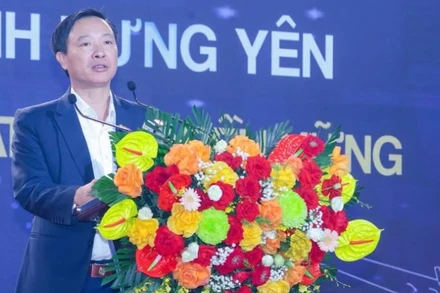 Thiếu tướng Nguyễn Ngọc Cương, Phó Chủ tịch Hiệp hội Dữ liệu Quốc gia (NDA) phát biểu tại Diễn đàn Khoa học Công nghệ “Đổi mới sáng tạo và Chuyển đổi số tỉnh Hưng Yên 2025”.