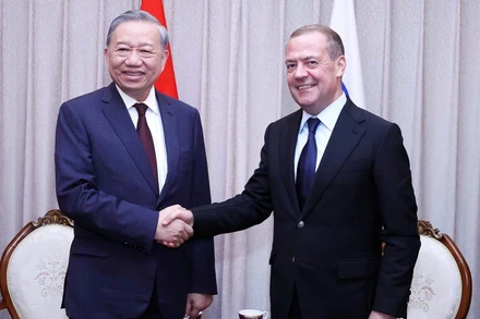 Tổng Bí thư Tô Lâm gặp Chủ tịch Đảng Nước Nga Thống nhất, Phó Chủ tịch Hội đồng An ninh Liên bang Nga Dmitry Medvedev.