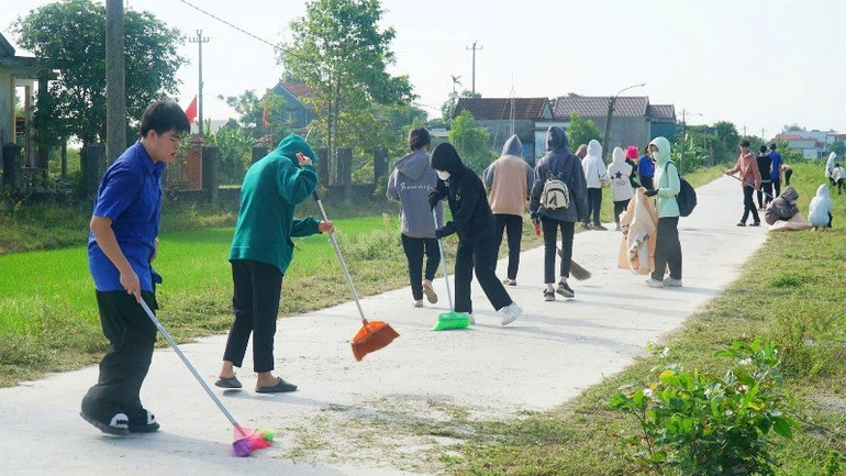Ra quân vệ sinh môi trường. 13.jpg