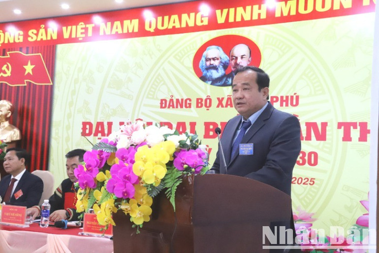 Đồng chí Nguyễn Văn Long, Phó trưởng Ban Nội chính Tỉnh ủy Đắk Lắk phát biểu tại Đại hội. img-2053-3987.jpg