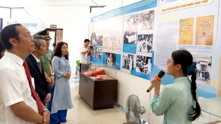 Triển lãm nhằm giới thiệu và tôn vinh Chủ tịch Hồ Chí Minh - nhà cách mạng, nhà báo, người mở đầu cho dòng báo chí cách mạng Việt Nam. 3.jpg