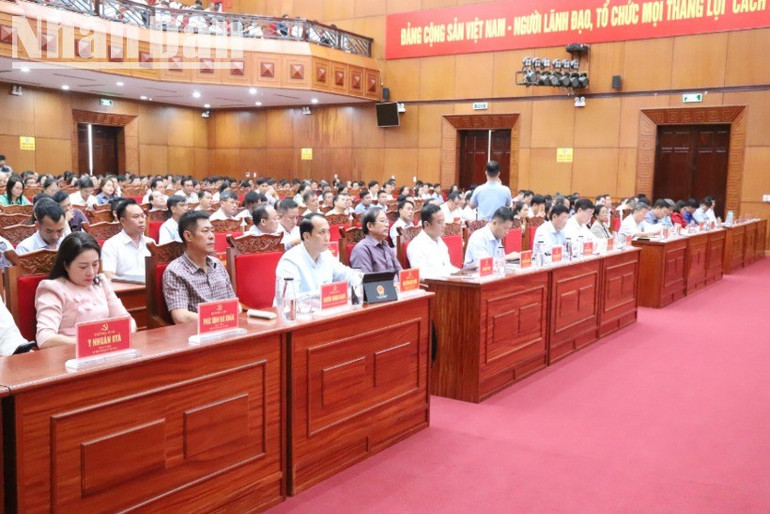Các đại biểu dự hội nghị· img-0498-2295.jpg