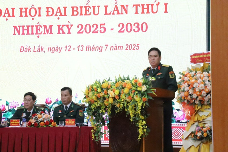 Đại tá Đinh Văn Hưng, Chính ủy Bộ Chỉ huy Quân sự tỉnh Đắk Lắk phát biểu tại Đại hội. img-1294-7788.jpg