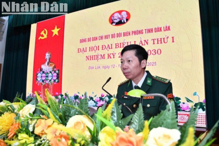 Đại tá Đỗ Quang Thấm, Phó Chính ủy Bộ Chỉ huy Quân sự tỉnh, Bí thư Đảng ủy, Chính ủy Ban Chỉ huy Bộ đội Biên phòng tỉnh Đắk Lắk báo cáo kết quả thực hiện Nghị quyết đại hội đảng bộ nhiệm kỳ 2020-2025. img-0782-2851.jpg