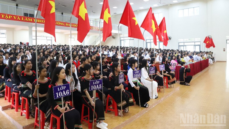 Học sinh Trường Trung học phổ thông Dân tộc nội trú N'Trang Lơng, tỉnh Đắk Lắk bước vào năm học 2025-2026. ndo_br_img-4237.jpg