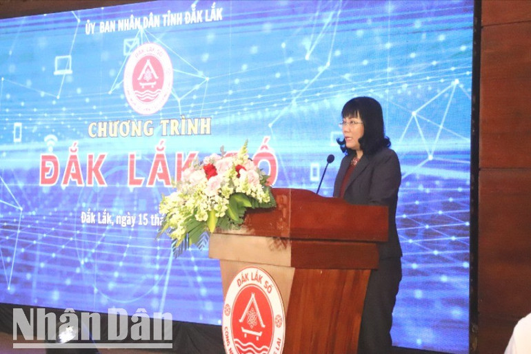 Phó Chủ tịch Ủy ban nhân dân tỉnh Đắk Lắk Hồ Thị Nguyên Thảo phát biểu khai mạc chương trình. img-1327-5473.jpg