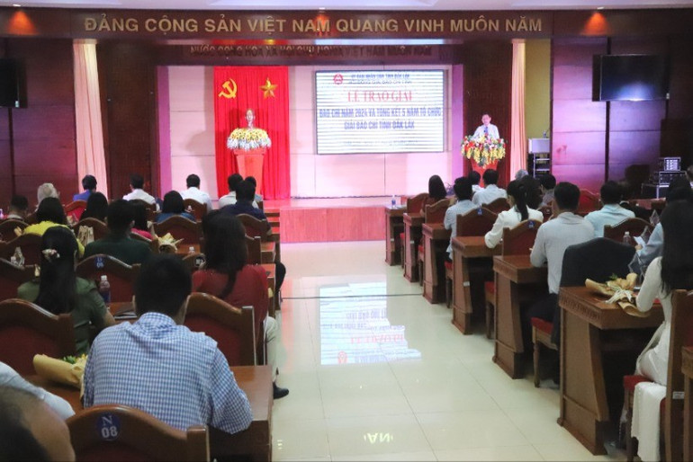 Quang cảnh buổi lễ. img-9956-1090.jpg