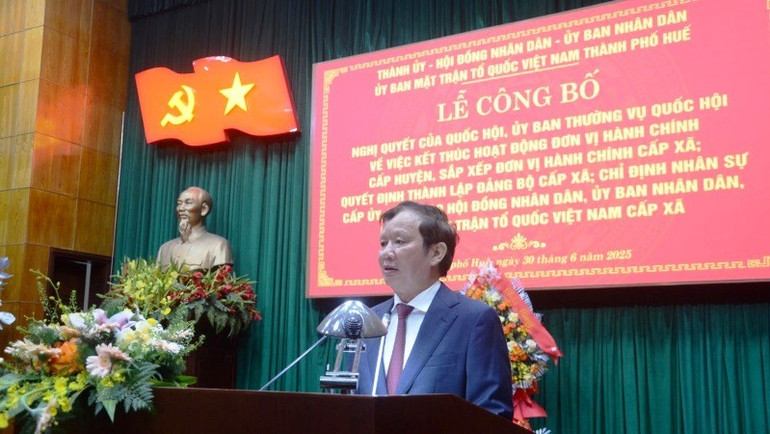 Đồng chí Bí thư Thành ủy Huế Lê Trường Lưu phát biểu tại lễ công bố. 6.jpg