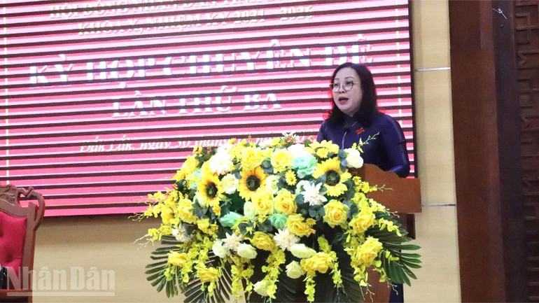 Phó Bí thư Thường trực Tỉnh ủy, Chủ tịch Hội đồng nhân dân tỉnh Đắk Lắk Cao Thị Hòa An phát biểu bế mạc kỳ họp. ndo_bl_img-7227-2492.jpg