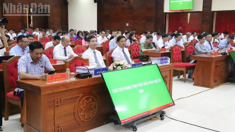 Các đại biểu dự kỳ họp. ndo_tl_img-7236-1768.jpg