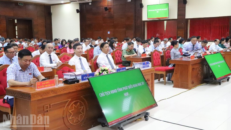 Các đại biểu dự kỳ họp. ndo_bl_img-7239-8816.jpg