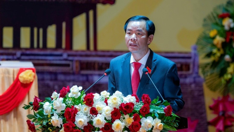 Phó Bí thư Thành ủy, Chủ tịch Ủy ban nhân dân thành phố Nguyễn Văn Phương trình bày Báo cáo chính trị tại Đại hội. 7.jpg