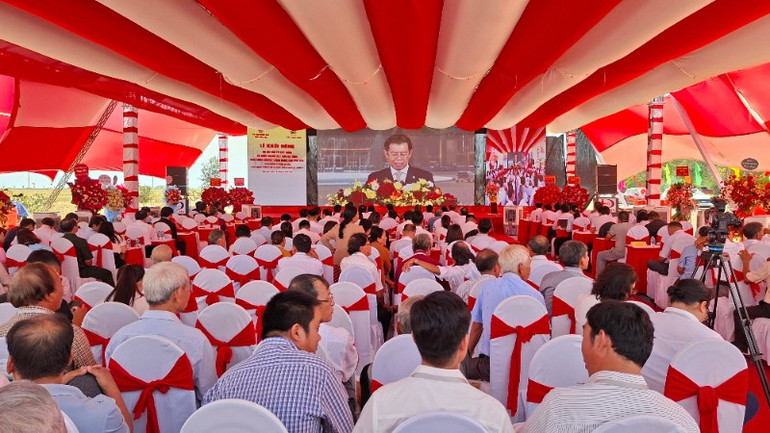 Quang cảnh lễ khởi công Dự án Khu Công nghiệp Công nghệ cao Phú Yên. bon-0235-6248.jpg