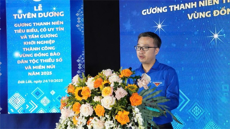 Đồng chí Nguyễn Tường Lâm, Bí thư Trung ương Đoàn, Chủ tịch Hội Liên hiệp Thanh niên Việt Nam phát biểu tại chương trình. img-0497-8535-7323.jpg