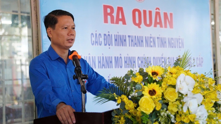 Anh Lương Minh Tùng, Phó Chủ tịch Ủy ban Mặt Trận Tổ quốc Việt Nam tỉnh, Bí thư Tỉnh đoàn Đắk Lắk phát biểu tại buổi lễ. img-0573-9330.jpg