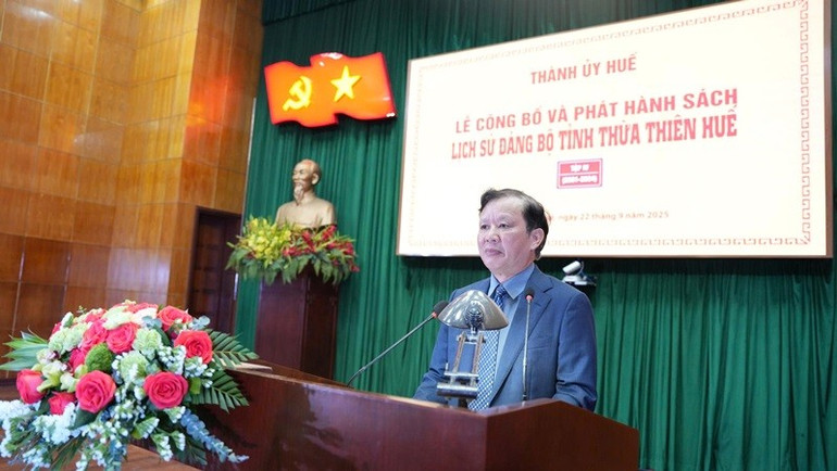 លេខាបក្សសម្ព័ន្ធទីក្រុង Hue លោក Le Truong Luu ថ្លែងក្នុងពិធីប្រកាស និងចេញផ្សាយសៀវភៅ។ 2.jpg