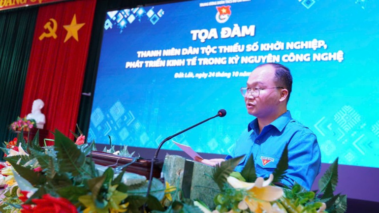 Đồng chí Cảnh Chí Quân, Phó Trưởng ban Công tác Thanh thiếu nhi Trung ương Đoàn Thanh niên cộng sản Hồ Chí Minh phát biểu tại tọa đàm. img-0509-1610.jpg