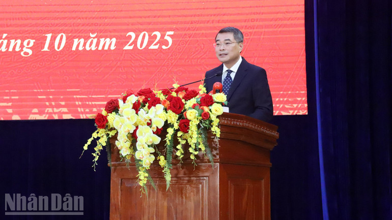 Đồng chí Lê Minh Hưng, Ủy viên Bộ Chính trị, Bí thư Trung ương Đảng, Trưởng ban Tổ chức Trung ương phát biểu giao nhiệm vụ. ndo_bl_img-6795-9452.jpg