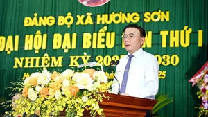 Đồng chí Trần Cẩm Tú phát biểu tại đại hội.