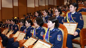 Tuyên dương Phụ nữ điển hình tiên tiến Cảnh sát biển Việt Nam.