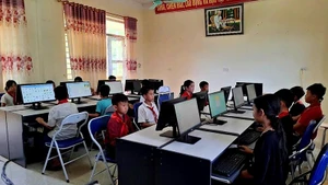 Phòng Tin học tại Trường tiểu học Nguyễn Hữu Thọ, huyện Mường Tè, tỉnh Lai Châu.