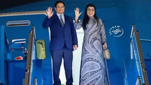 Thủ tướng Phạm Minh Chính và Phu nhân rời Hà Nội sang tham dự UNOC 3 tại Pháp và thăm chính thức Estonia, Thụy Điển. (Ảnh: TTXVN)