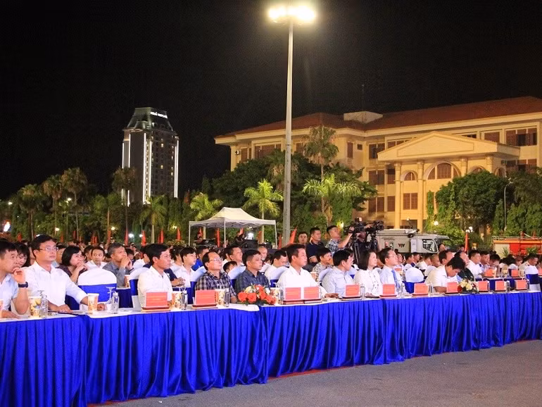 cac-dai-bieu-tham-du-le-phat-dong-20250606213027.jpg